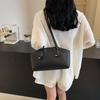 Fashionable and Beautiful Niche Design Underarm Bag Summer New Women's Bag Retro Handbag Simple Shoulder Bag Trendy
