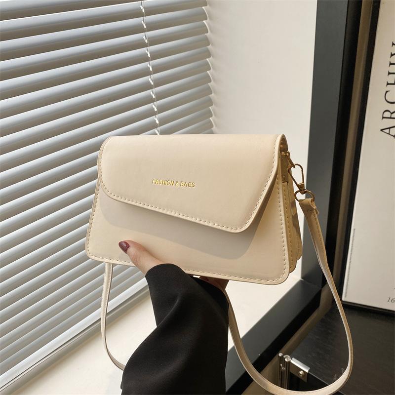 

Весна и лето новая простая повседневная универсальная для ежедневных поездок высокая ценность свежая на плечо кроссбоди маленькая квадратная сумка белый