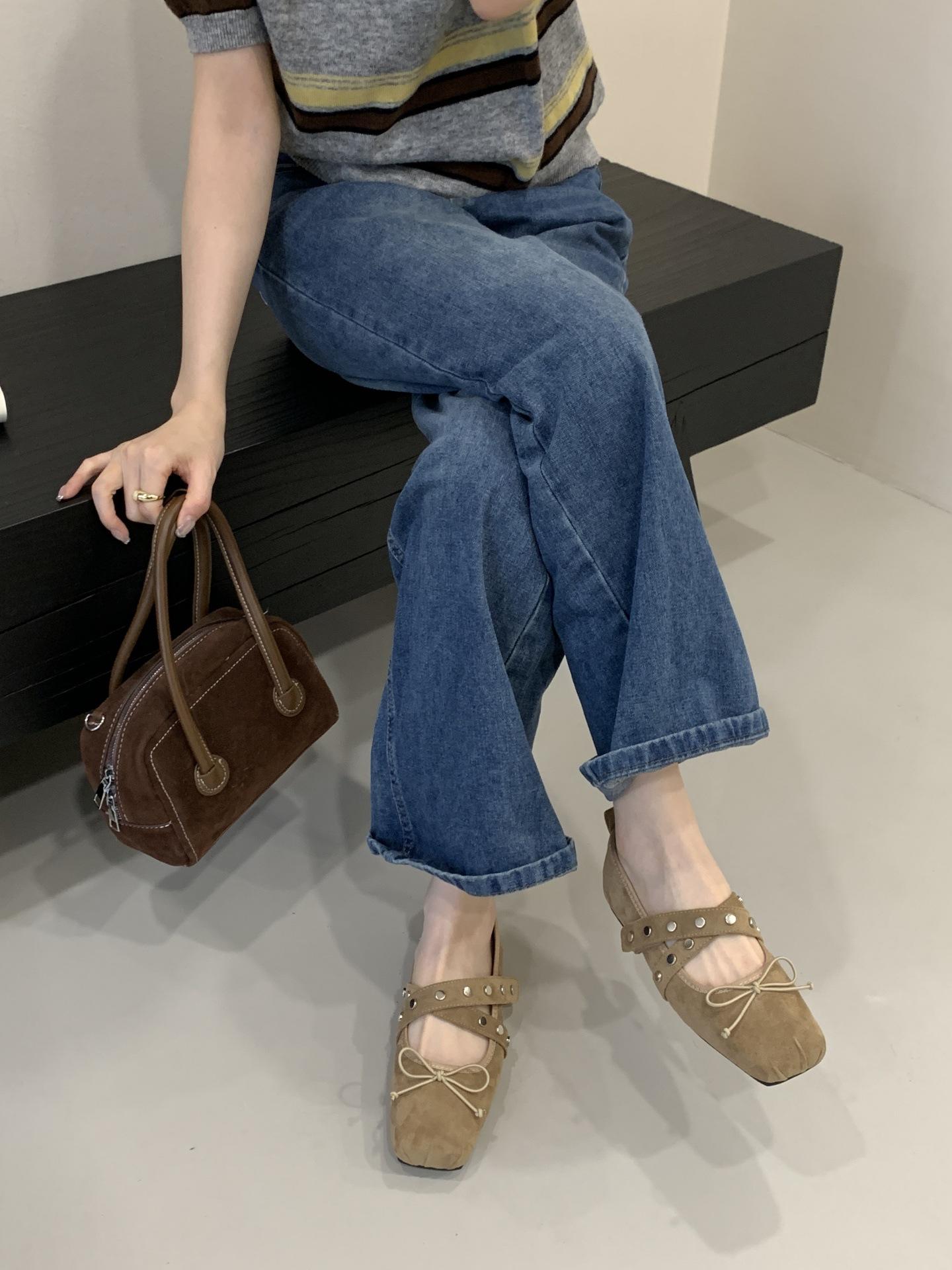 

FengLiDa retro square head with single shoes women s 2025 autumn bow light mouth commuting ladyshoes grandma shoes 39