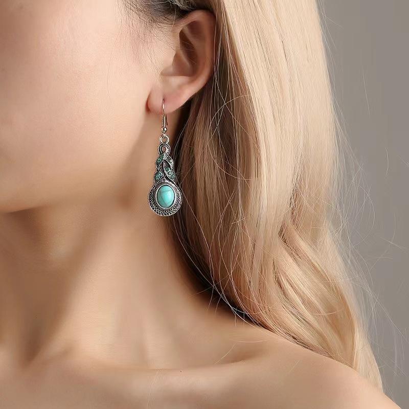 Set Of Turquoise Pendant Necklace And Earrings For Women, Fashionable Retro Bohemian Style Jewelry Gift