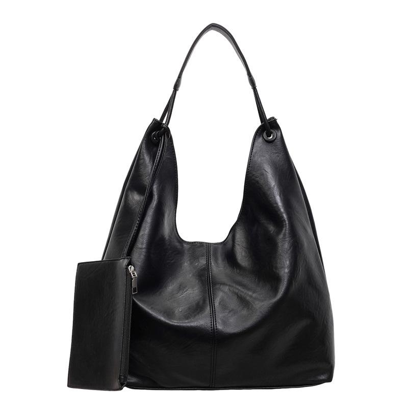 Large Capacity Tote Bag Women's 2026 Spring New Fashion Retro Sense Light Luxury Shoulder Armpit Bag