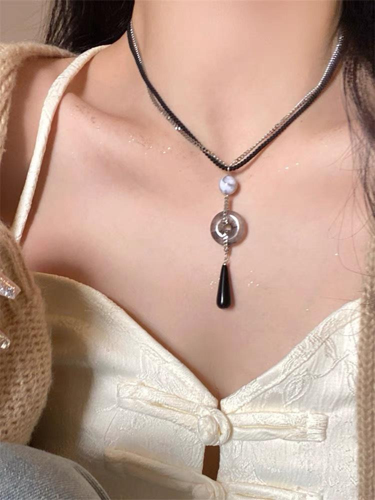 Bohemian Ethnic Style Long Bow Metal Necklace with Vintage Distressed Pendant (2025)