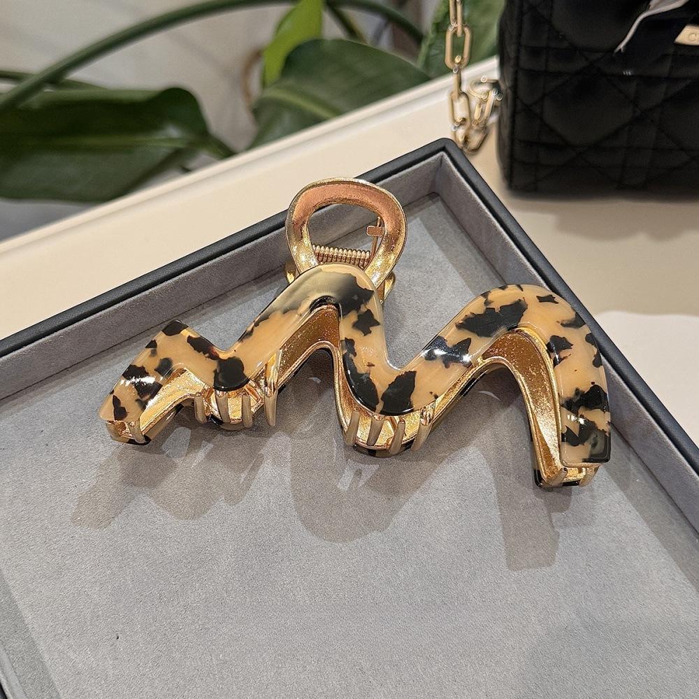oversized metal acetic acid wave grab clip feeling heavy industry hairpin back head coil hair shark clip headgear tide