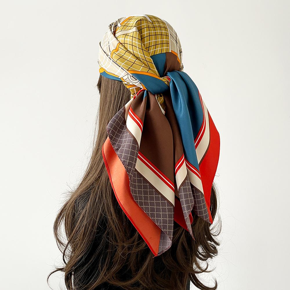 Frühling und Sommer Neuer Europäischer und Amerikanischer Stil Bedruckter Schal mit Vielfalt an Stilen Großer Quadratischer Schal Karrierter Köper-Schal Pferde-Schal für Damen