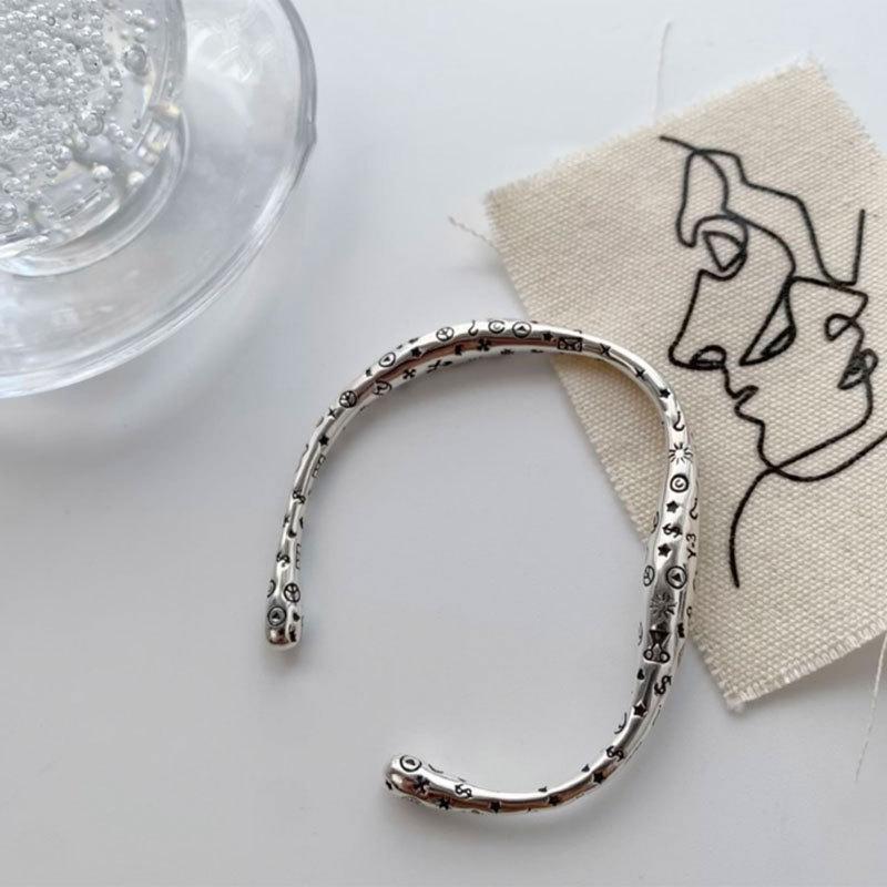 Korean & Japanese Geometric Graffiti Water Drop Bracelet – Retro, Irregular, Hip Hop Style for Women