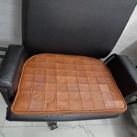 КОЖАНАЯ ПОДУШКА СИДЕНЬЯ Noora Lambskin - MANGO TAN Подушка сиденья для скамейки - толщина 2 дюйма ( 5см) - Кожаная подушка для стула - Кожаная подушка для сиденья в стиле Tolix | 18 X 18 X 2 INCHES дубильная кора