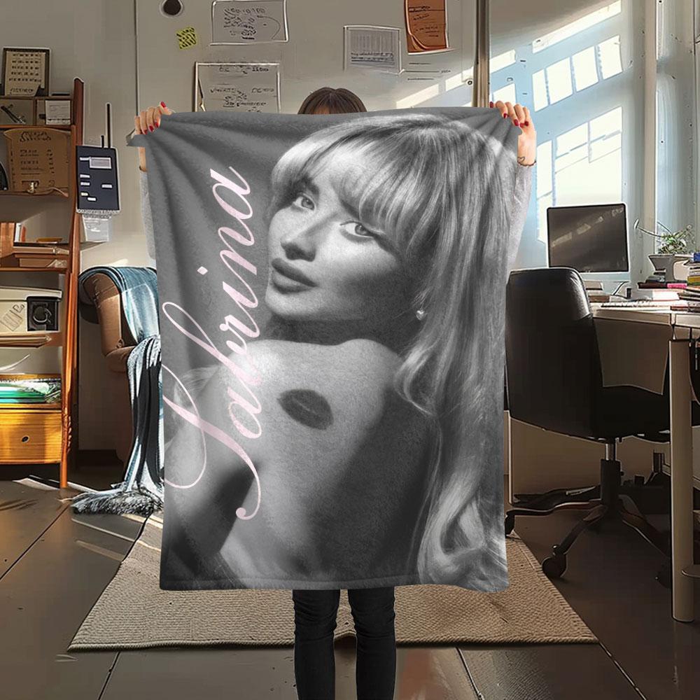 1PC Sabrina Carpenter Soul Blanket, High quality Comfortable for All Seasons, Home Decor, Warmth and Comfort