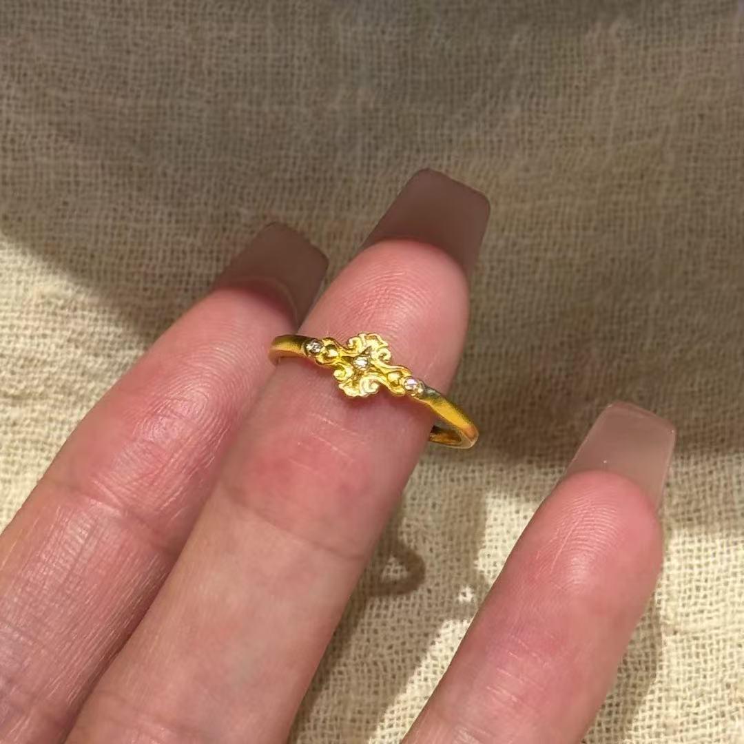 

Vintage Gold Iris Cross Ring for Women – Sparkling Diamond Retro Style Index Finger Ring