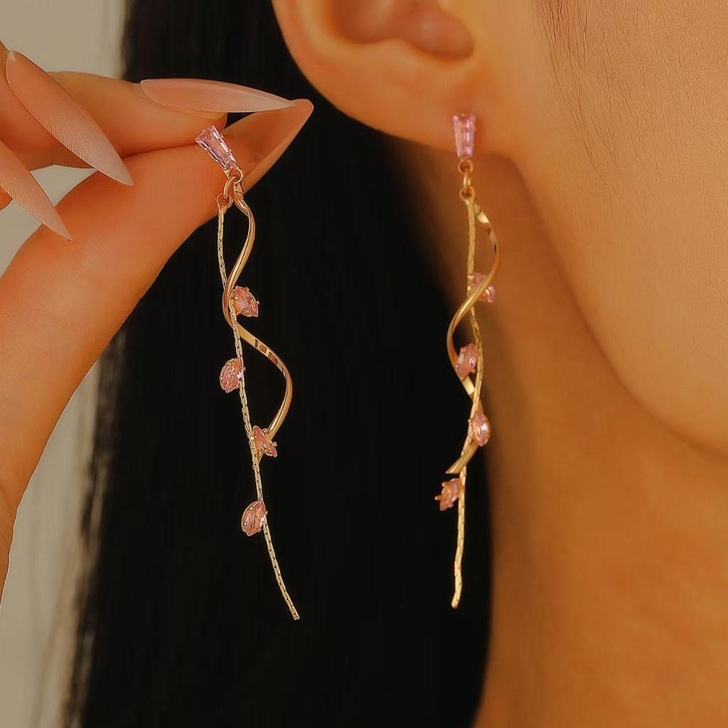 Luxury Flower Diamond Tassel Long Earrings: Elegant Alloy Leaf Design