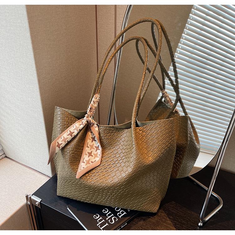 

Жіноча жіноча сумка преміум-класу 2024 року, нова модна універсальна сумка через плече великої місткості, портативна сумка-тоут зелений