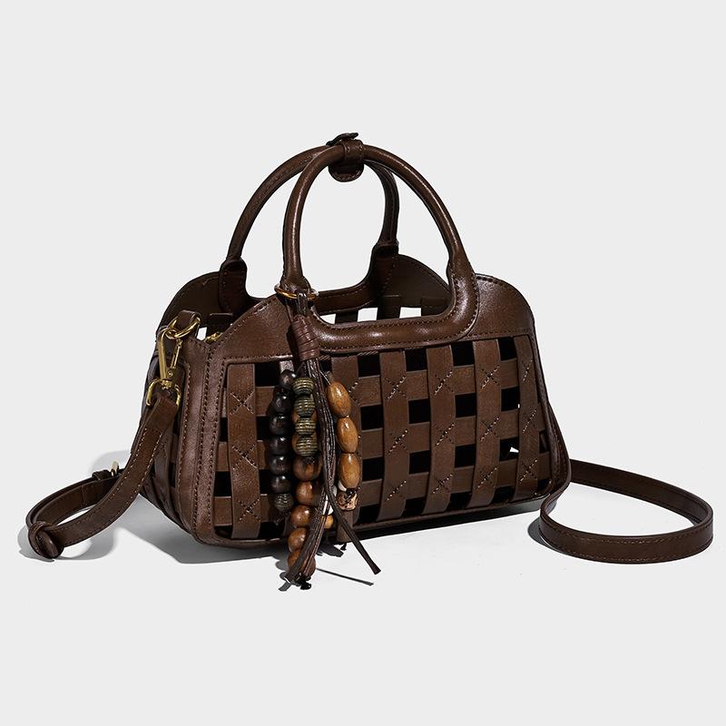 Vintage Woven 2025 Niche Design Bucket Bag Autumn New Style Basket Bag Elegant Versatile Handbag Shoulder Bag
