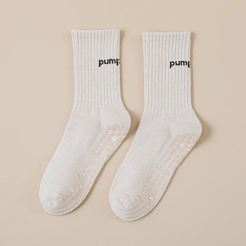 

Новые однотонные хлопковые нескользящие спортивные носки до середины икры с буквенным принтом, женские носки для домашних танцев, гимнастики, фитнеса, йоги, пилатеса