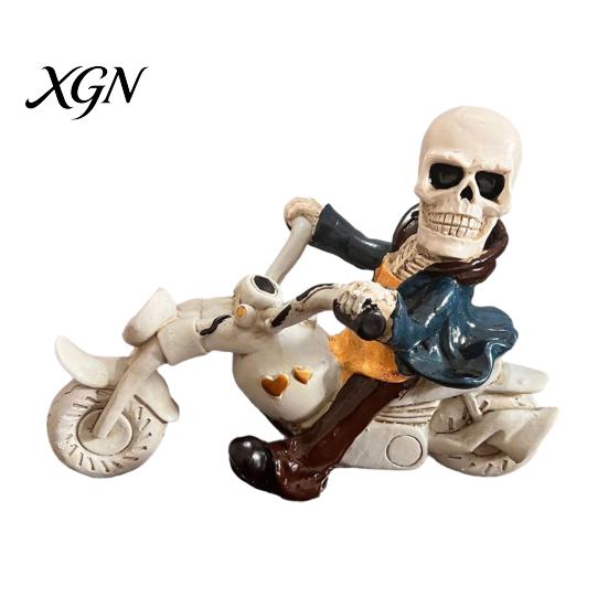 Cool Desk Figurine Halloween Skeleton Riding Motorcycle Figurine, Gothic Spooky Statue for Home Niche Collection Ornament Garden, Resin Biker