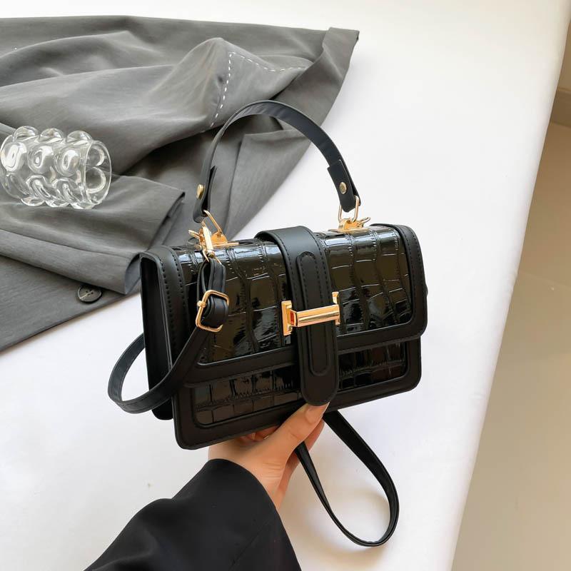 Chic Retro Stylish Handbag For Fashion Lovers With Elegant Design And Versatile Style