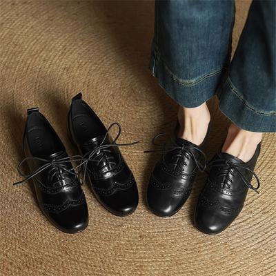 Moda Nova Primavera/Outono Sapatos Femininos de Couro Genuíno Sapatos de Bico Redondo para Mulheres Moda Designs Brogue Mocassins com Cadarço Sapatos de Salto Baixo Femininos