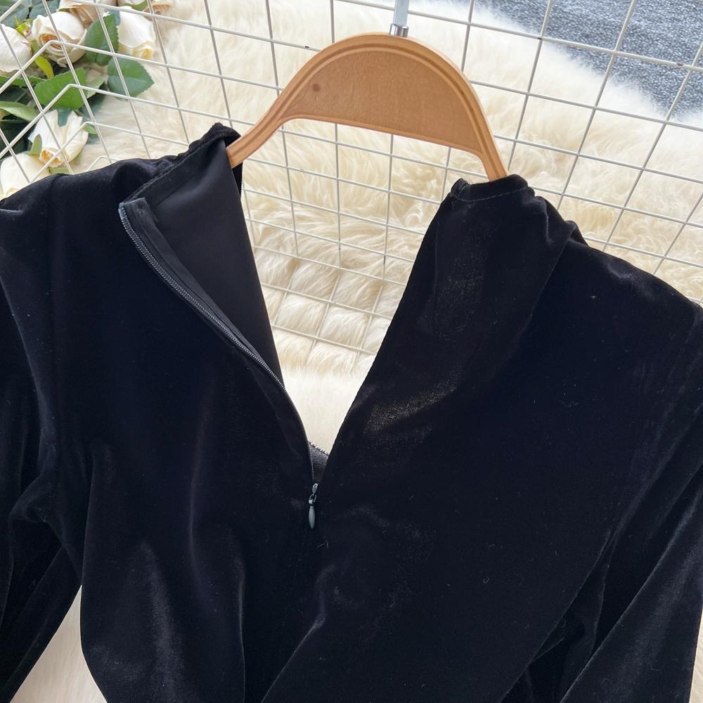 Herbst Winter Damen Vintage Hepburn Stil Perlenstickerei Schwarzer Samt Büroarbeit Slim Bodycon Bleistiftkleider