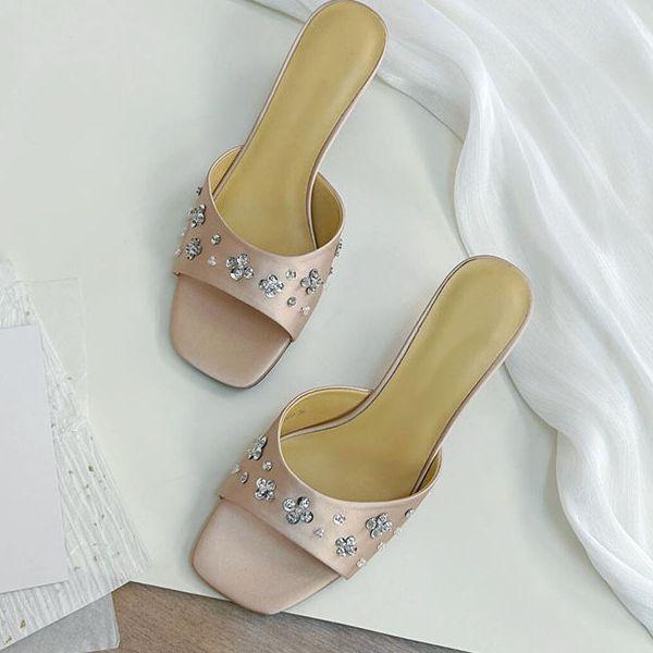 Pointed celebrity wind 2025 spring and summer new rhinestone toe slippers women's wear thin heel square head French word sandals