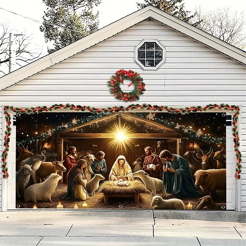 Ein großes weihnachtliches Krippen-Garagentor - gestaltet mit festlichem Sternenhimmel und Engelslicht aus Polyester