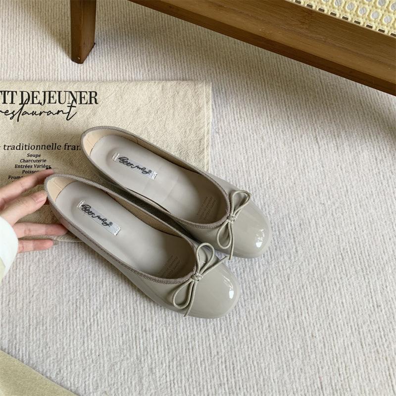 

French flat-bottomed bow light-mouth round-headed ladyshoes lazy one-pedal comfortable soft-soled ballet shoes patent leather single shoes women 40