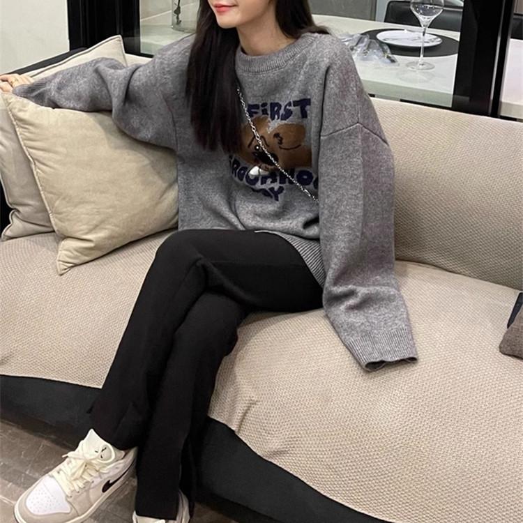 Women's Autumn 2025 Long Sleeve Bear Jacquard Sweater, Mid-Length Loose Knit Top