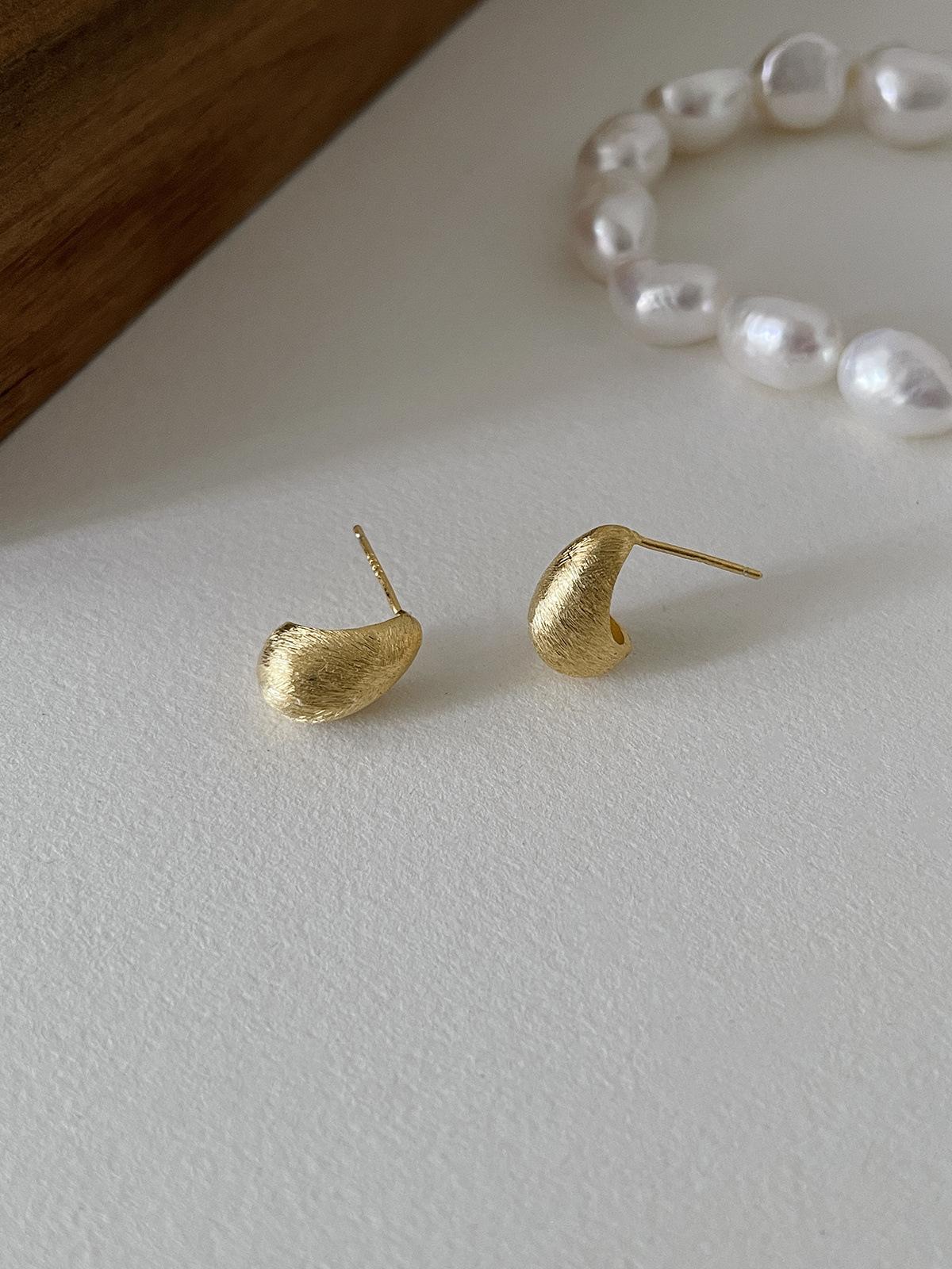 

Серьги-гвоздики из матового серебра 925 пробы для женщин, элитные серьги-капли, изысканные модные и универсальные новые серьги. 925 silver needle