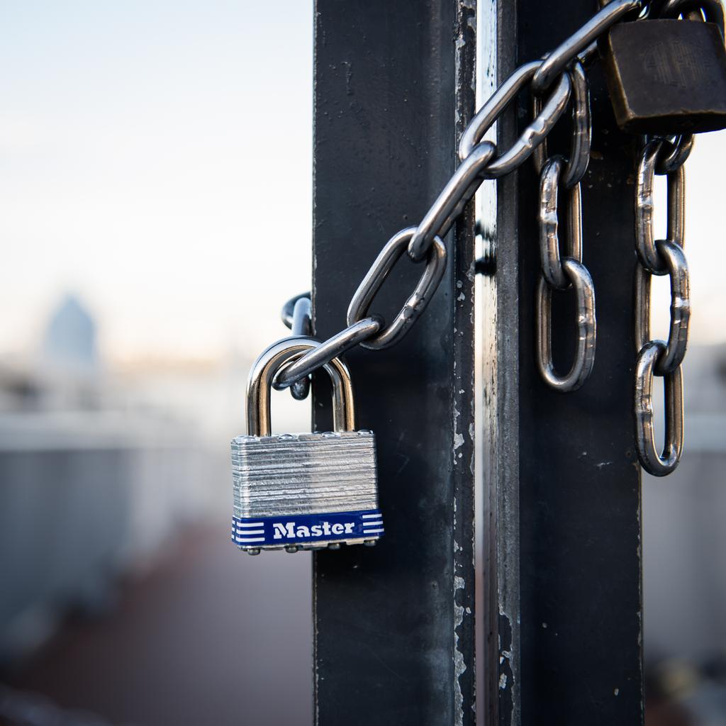 Master Lock Laminated Padlock with Key, 59x40x21 mm