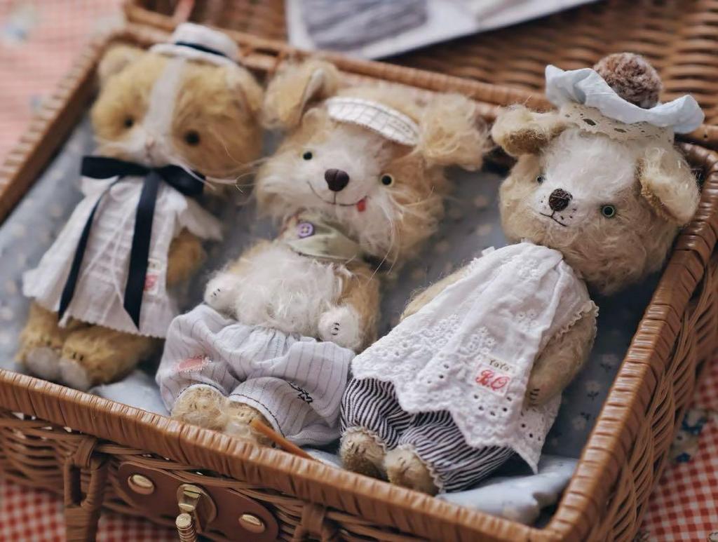 [USED] Artist Dog Plush Toy, Artist Bear, Overseas Artist, Dog Teddy Bear