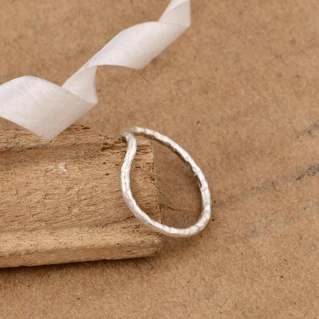 Minimalist Wave Ring 925 Sterling Silver | Curved Stackable Ring | Dainty Hammered Band | Simple Everyday Ring | Gift for Her