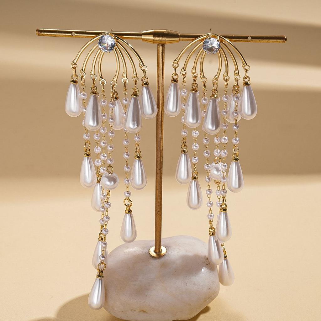 European and American tassel long pearl earrings light luxury high-end stud earrings temperament cold wind trend retro earrings
