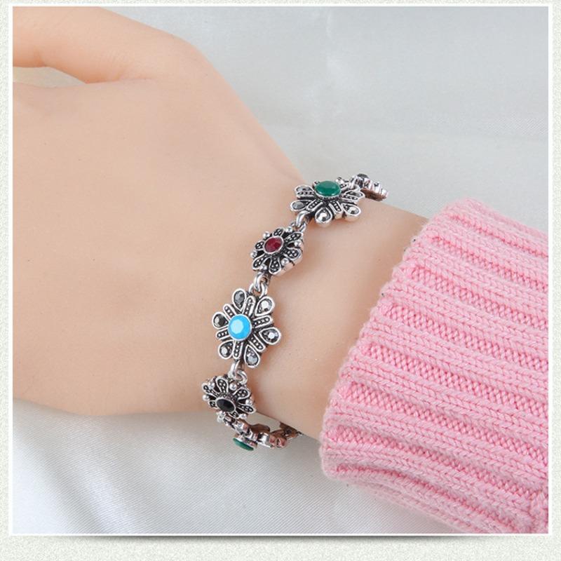 

Цветной браслет со снежинками женский, Универсальный ретро изысканный ювелирный подарок