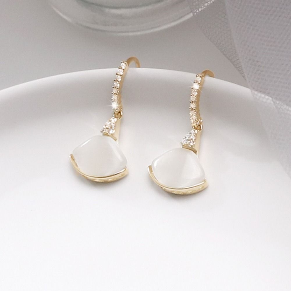 

Brass Zircon Fan-Shape Earrings Trendy Geometric Eardrop Sector Shape Drop Earrings Women золотой