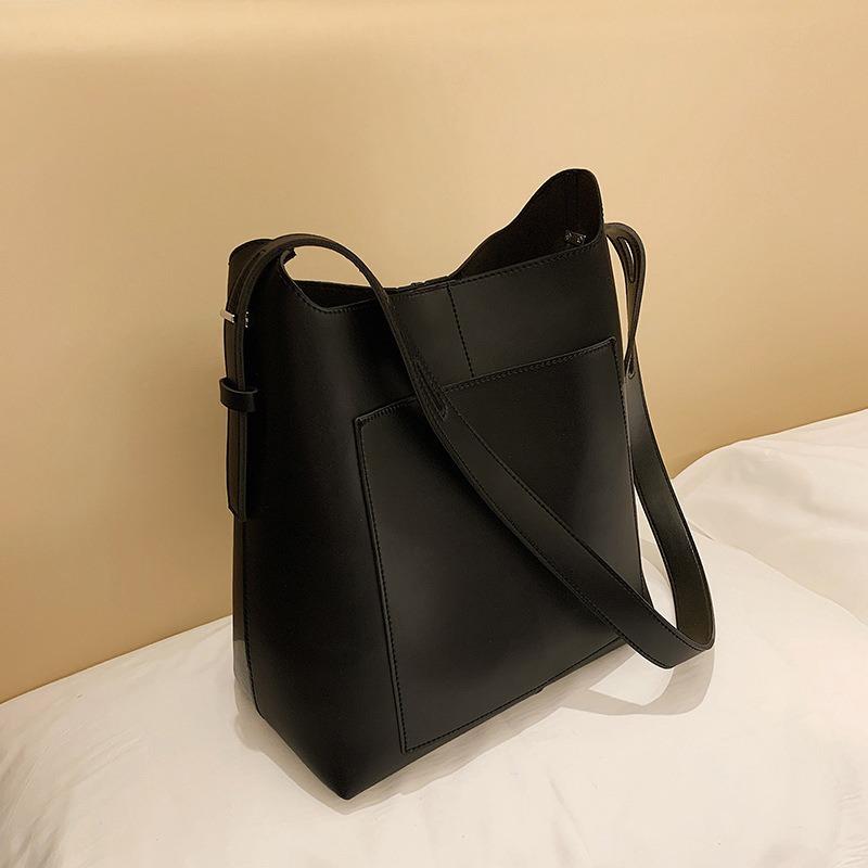 

Осенне-зимняя женская сумка большой вместимости, новая модная универсальная трендовая корейская ретро сумка-тоут, женская сумка через плечо чёрный