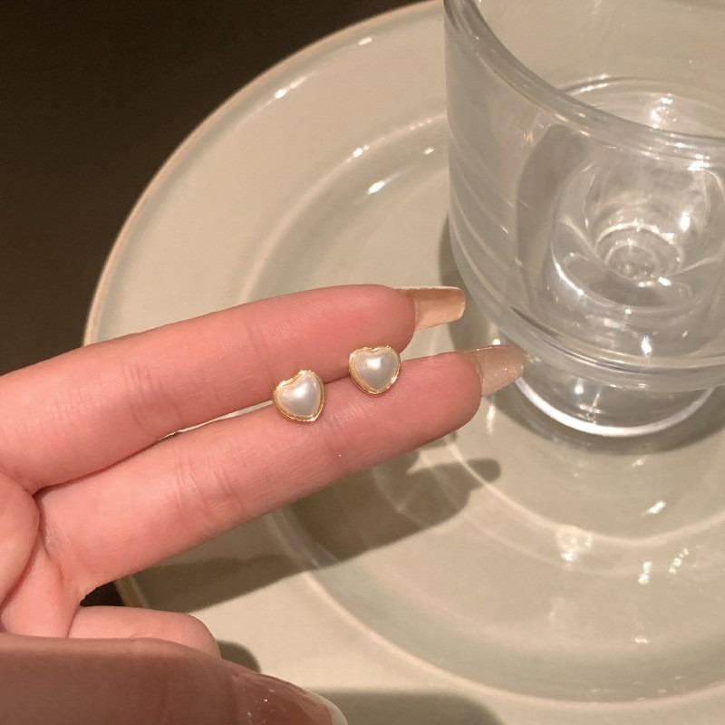 Gold Ring Earrings Women's Ear Buckles Light Luxury High-end Earrings Autumn and Winter Ring Earrings