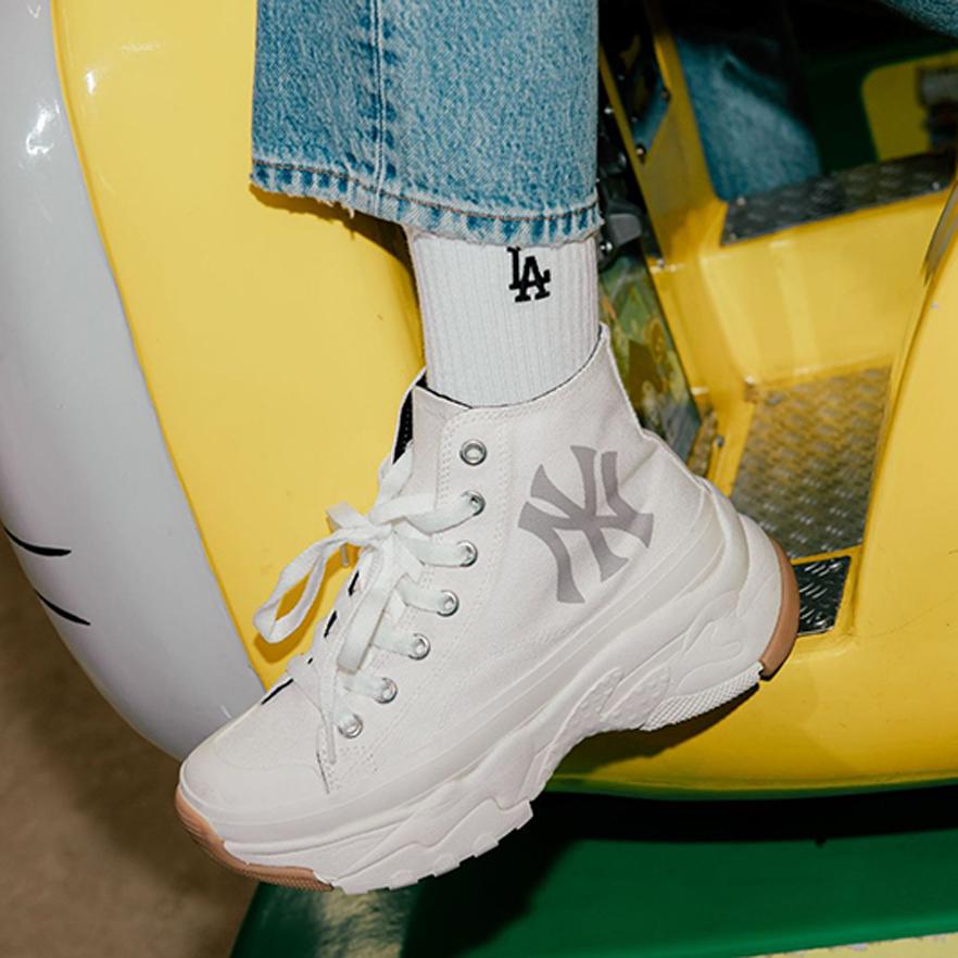 MLB Chunky High Top Lace Up Slip Resistant Durable Canvas Shoes Unisex Sneakers White 32SHU1111-50I