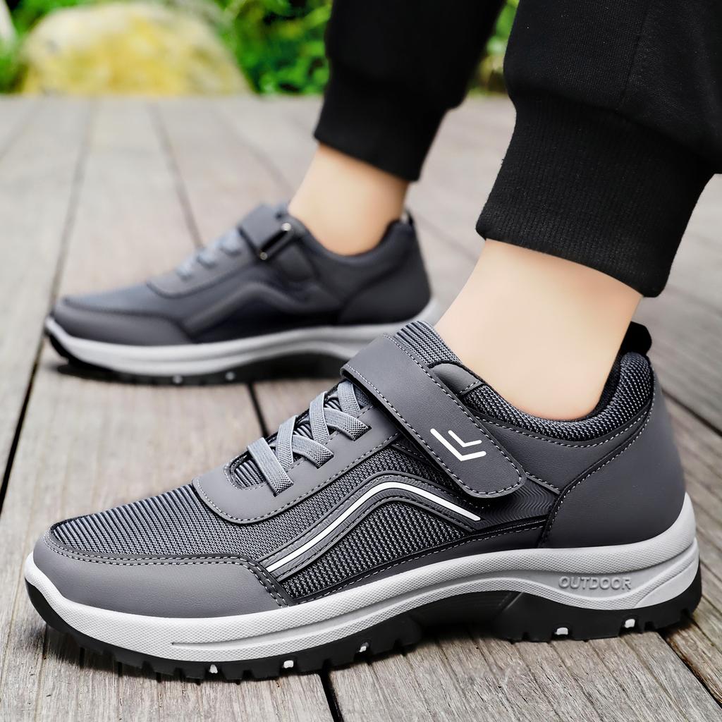 Shoes Men's Stepping Shoes Medium Velcro Casual Shoes Soft Sole Comfortable Versatile Men's Shoes