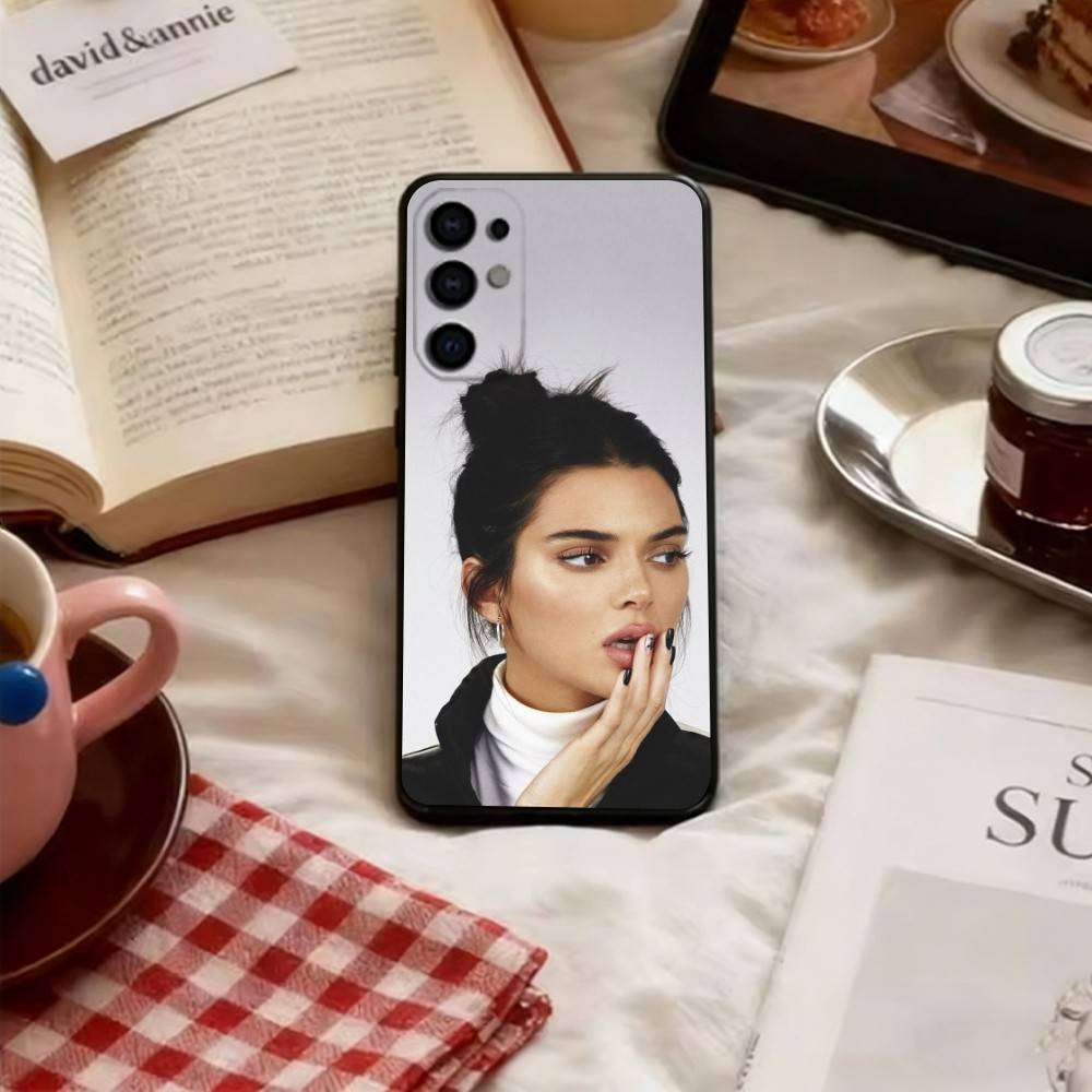 Custodia per Telefono Kendall Jenner Per Samsung S25,S24,S21,S22,S23,S30,Ultra,S20,Plus,Fe,Copertura Nera Morbida
