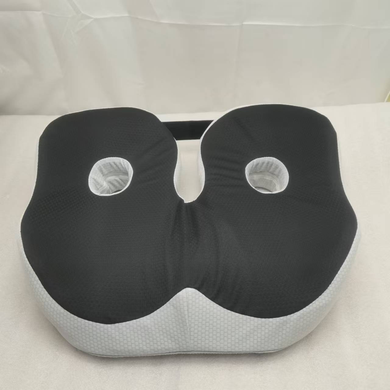 1PC Orthopedic Cushion Ergonomic Coccyx Seat Cushion Adjustable Width for Office And Car Use чёрный