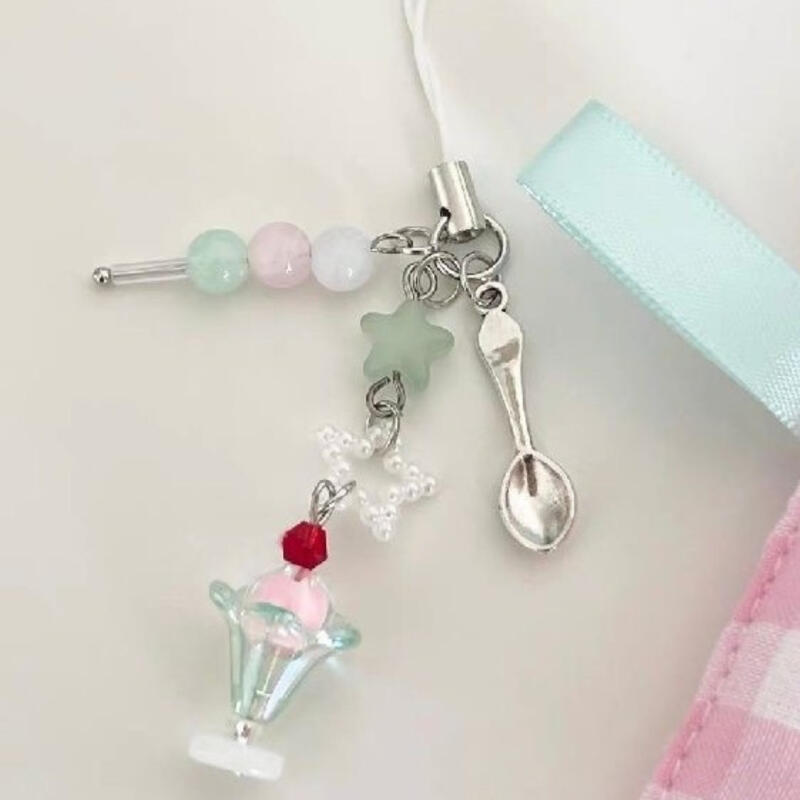 

Мини-брелок «Идеальное мороженое и серебряная ложка» Parfait Ice Cream & Silver Spoon Keyring