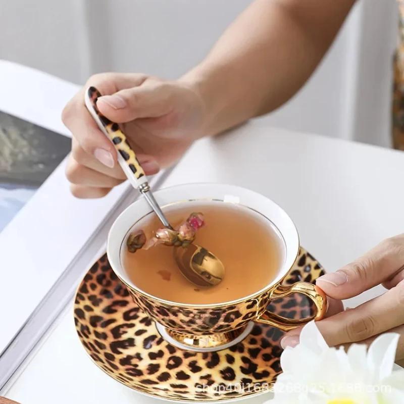 Vintage Set šálku a podšálku na kávu z kostního porcelánu s leopardím potiskem Evropský odpolední čaj Dárková krabička s luxusní keramikou pro domov/oslavu/dárky