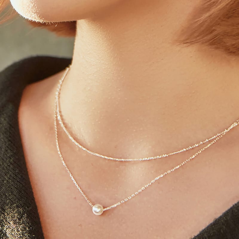 Charmy Silver Layered Pearl-necklace