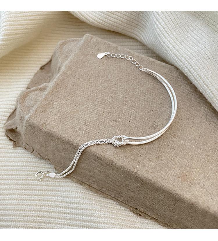 Elegant Women's Knot Bracelet with Cold Style – New Trendy Temperament Jewelry.