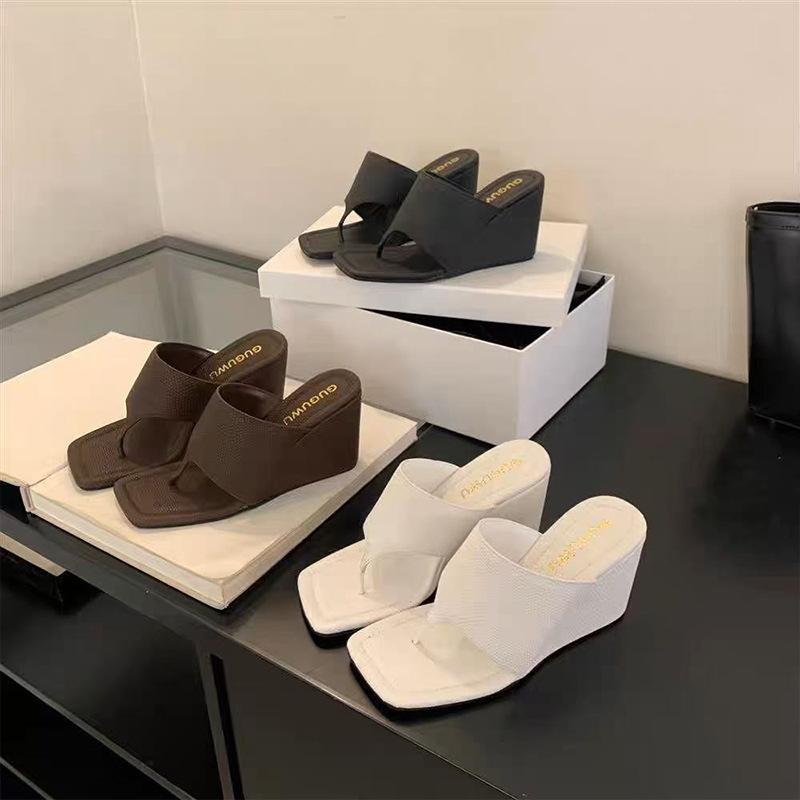 Skinny 2025 new cool slippers spring and autumn niche wedge heel design toe open toe temperament sandals Korean version of flip-flops