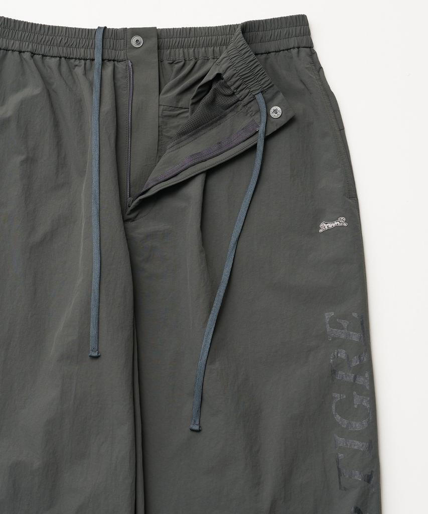 LE TIGRE Breeze Training Pants (Khaki Gray)