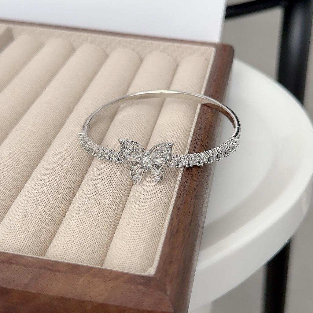 Exquisite Fashion Light Luxury Butterfly Opening Bracelet With Diamonds, High-End Sense, Elegant Personality, Light Luxury, Niche Flower Bracelet