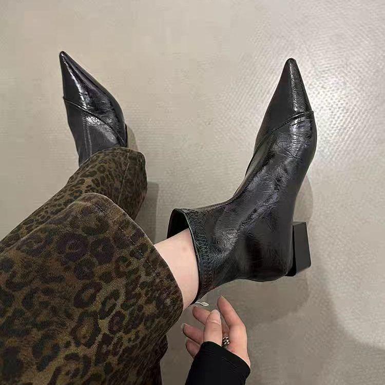 Martin Boot For Women With Waterproof Platform Rubber Sole And Pointed Toe For Autumn Fashion