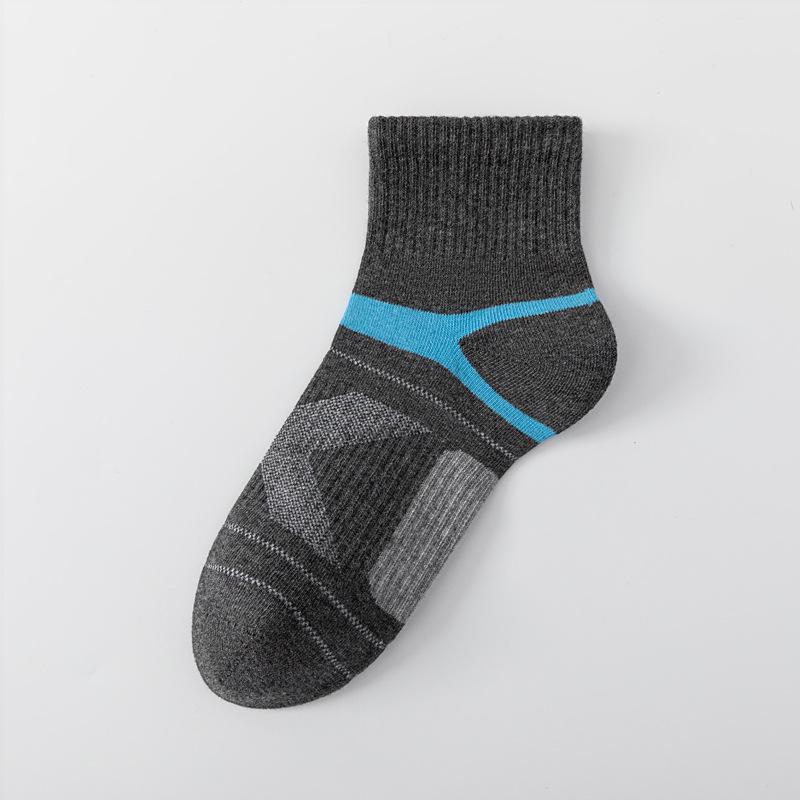 

Men s Outdoor Sports Mid-Calf Socks - Sweat-Absorbent and Breathable, Ideal for Mountaineering, Basketball, and Running Bare Socks