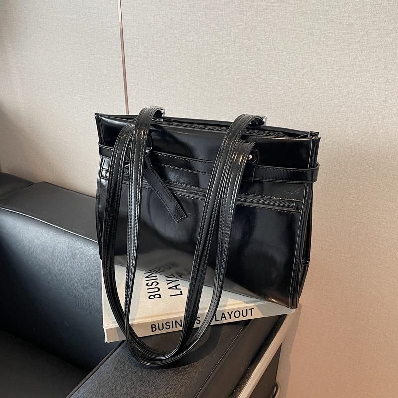 

Premium commuter large-capacity bag women s new autumn and winter versatile backpack single shoulder tote bag чёрный