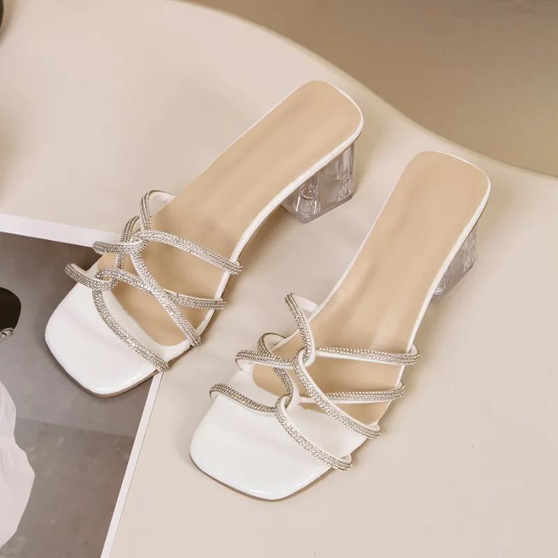 2025 Neue Damen High Heels Eckige Zehenpartie PU Mittelhohe Absätze Damen Slip-in Sandalen mit offener Zehenpartie Outdoor Pumps mit Strass-Sandalen