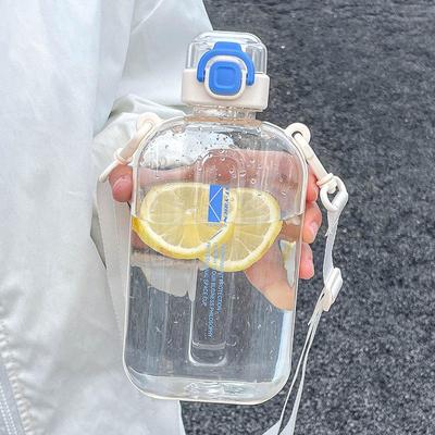 Bouteille d'eau transparente carrée plate, cantine de voyage Portable avec sangle réglable, bouteille mince et élégante pour le Sport et le Camping