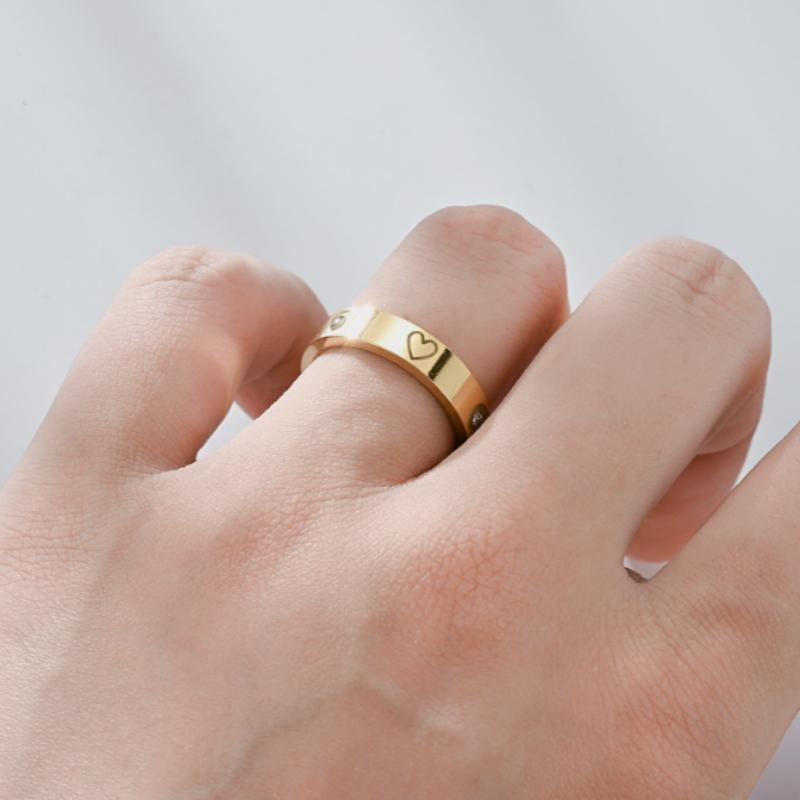 Hot Selling Stainless Steel Fashion New Love Diamond Couple Rings for Women Men Valentine Day Gifts Size 5-11